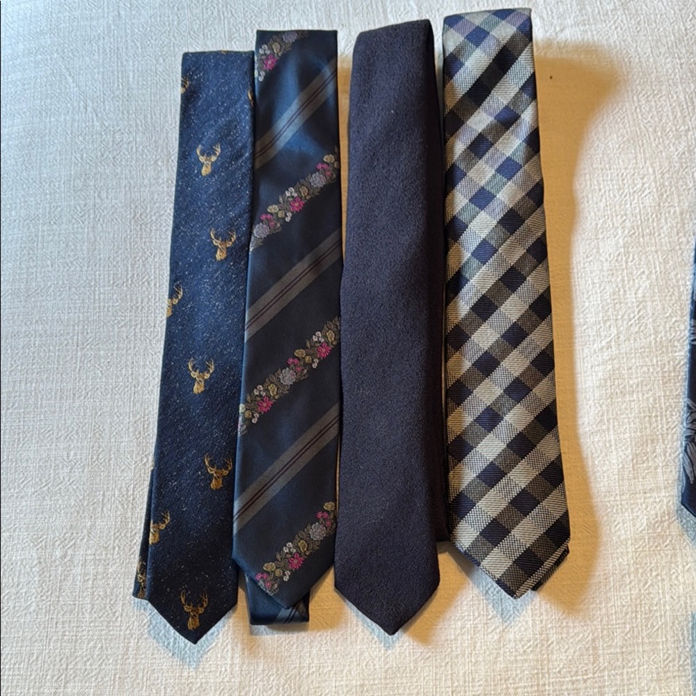 Ted Baker Men's Elegant Tie Set - Black, Gray, and Blue